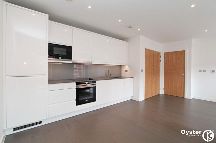 1 Bedroom Flat To Rent In Lismore Boulevard, Newington House, NW9