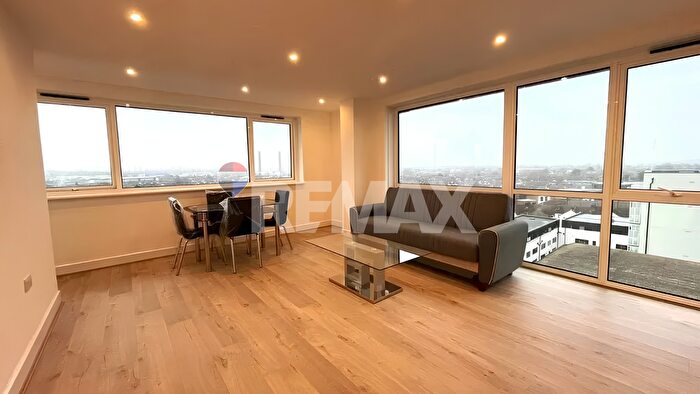 3 Bedroom Flat To Rent In London Road, Croydon, CR0