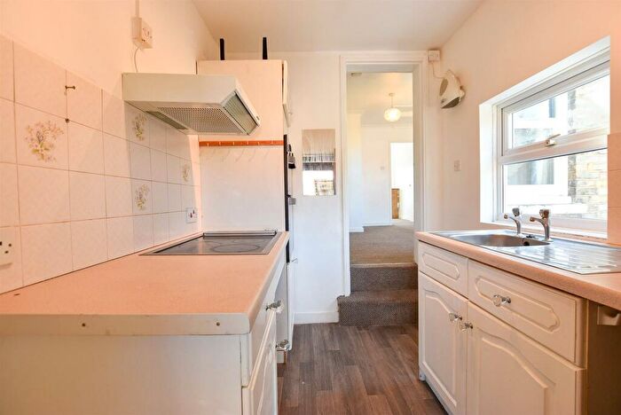 1 Bedroom Flat For Sale In New Road, Ditton, ME20