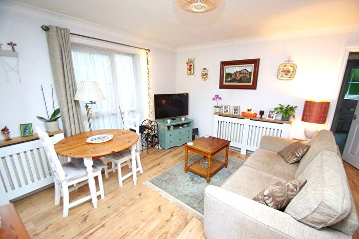 1 Bedroom Flat To Rent In Swanley Court, Watford, WD24