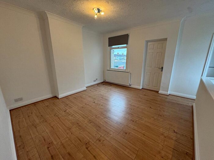 1 Bedroom Flat To Rent In Ferndale Road, Swindon, SN2