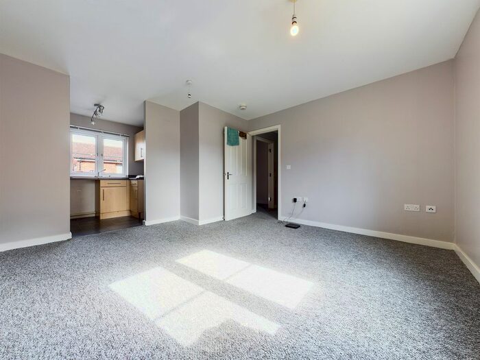 2 Bedroom Flat To Rent In Holbeech Drive, Kingsway, Gloucester, GL2