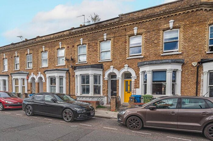1 Bedroom Flat For Sale In Marmont Road, Peckham, London, SE15