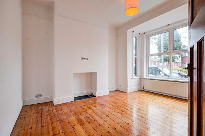 3 Bedroom Terraced House For Sale In Kings Road, Old Trafford, Manchester, M16