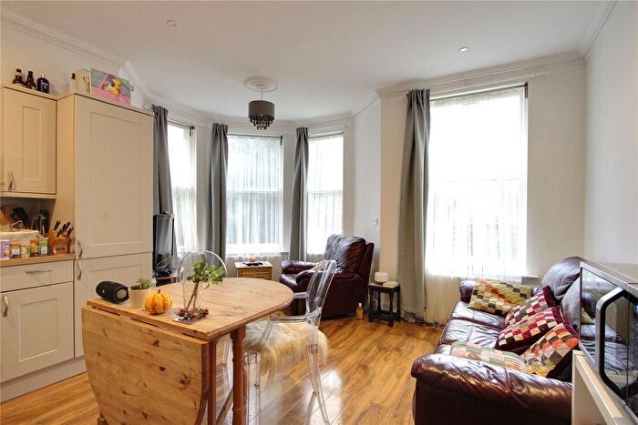 1 Bedroom Flat To Rent In Grasmere House, Cargate Avenue, Aldershot, Hampshire, GU11