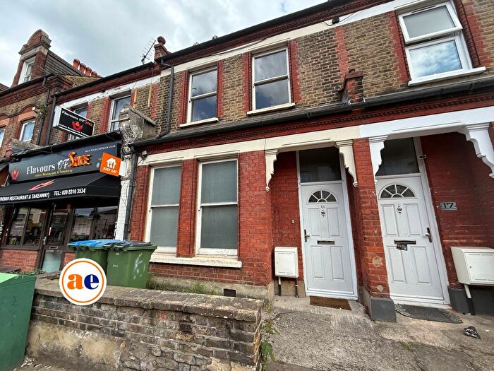 3 Bedroom Property For Sale In Wickham Lane, London, SE2