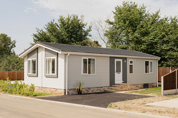 2 Bedroom Park Home For Sale In Sonnet, Stepshort, Great Yarmouth, NR31