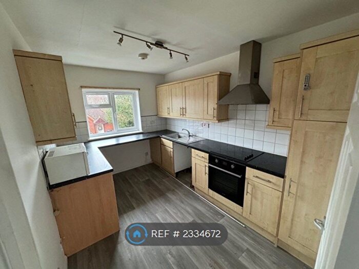 1 Bedroom Flat To Rent In Copthorne, Crawley, RH10