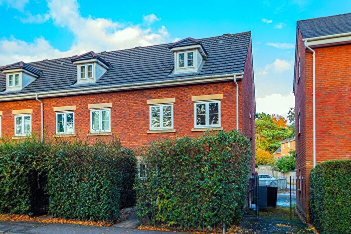 3 Bedroom End Terrace House For Sale In Plasmawr Road, Fairwater, Cardiff, CF5
