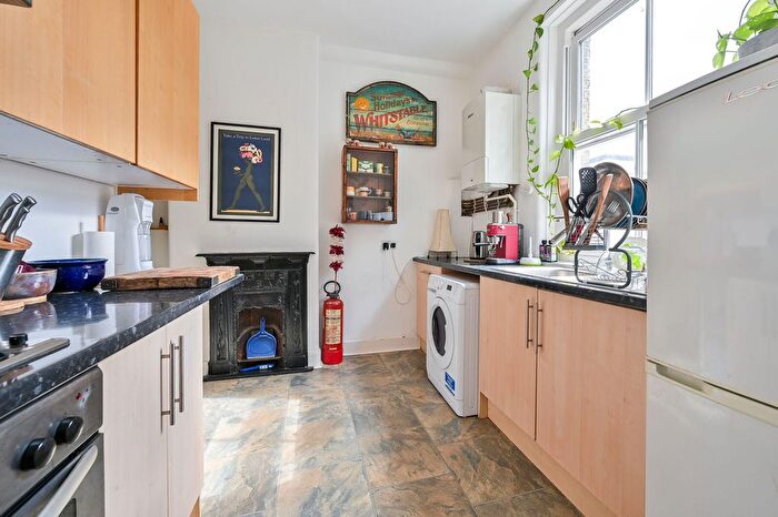 2 Bedroom Flat For Sale In The Cut, Waterloo, London, SE1