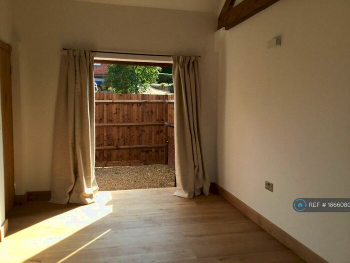 1 Bedroom Flat To Rent In Bury Court Farm, Banbury, OX17