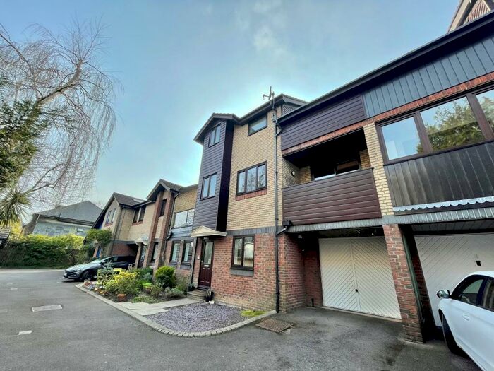 3 Bedroom Town House To Rent In Westgate Park, Alumhurst Road, BH4