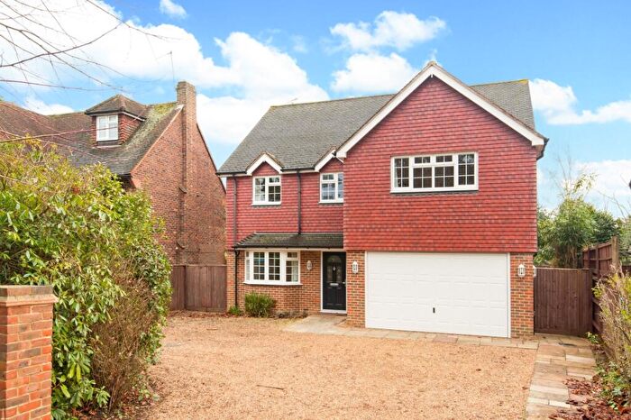 6 Bedroom Detached House To Rent In Midway Walton-On-Thames, KT12