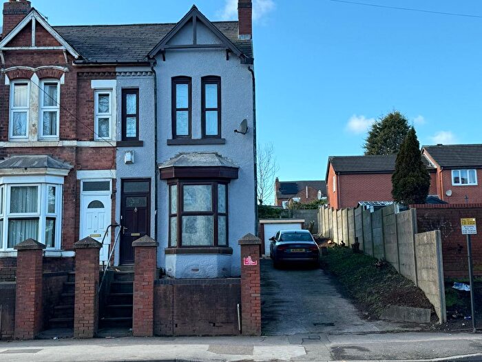 2 Bedroom Semi-Detached House To Rent In Bloxwich Road, Walsall, West Midlands, WS2