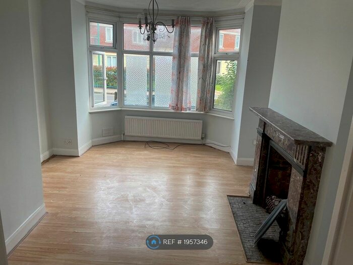 1 Bedroom Flat To Rent In High Street, Wealdstone, Harrow, HA3