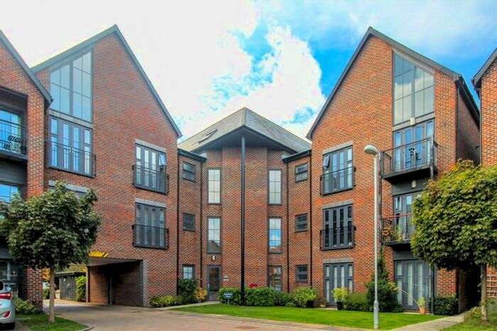 2 Bedroom Flat To Rent In Gresham Park Road, Old Woking, Woking, Surrey, GU22