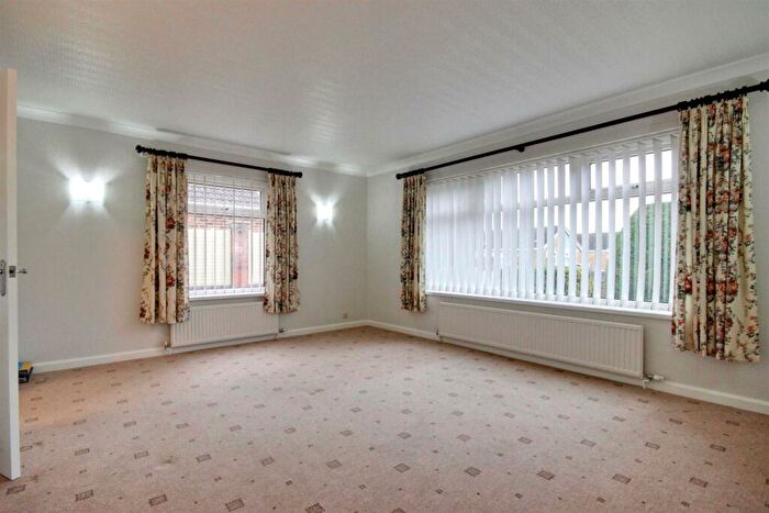 3 Bedroom Detached Bungalow For Sale In Northstead Close, Willerby, Hull, HU10