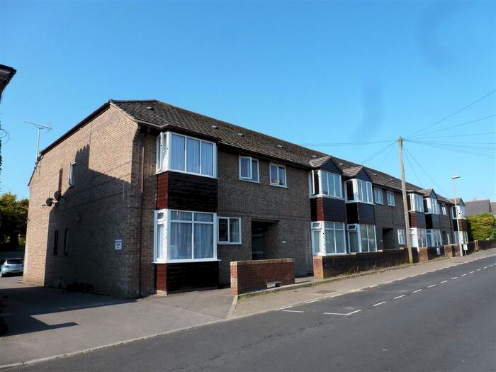 1 Bedroom Flat To Rent In Cambridge Road, Dorchester, Dorset, DT1