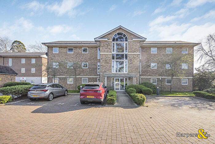 2 Bedroom Flat For Sale In Maplehurst Close, Dartford, DA2