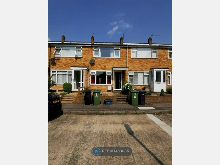 2 Bedroom Terraced House To Rent In Dirdene Close, Epsom, KT17