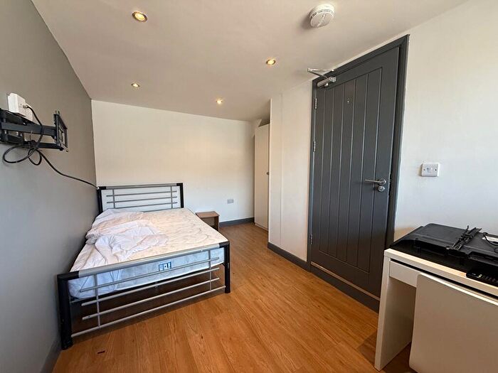 1 Bedroom House To Rent In *House Share* Honeywood Drive, Nottingham, NG3