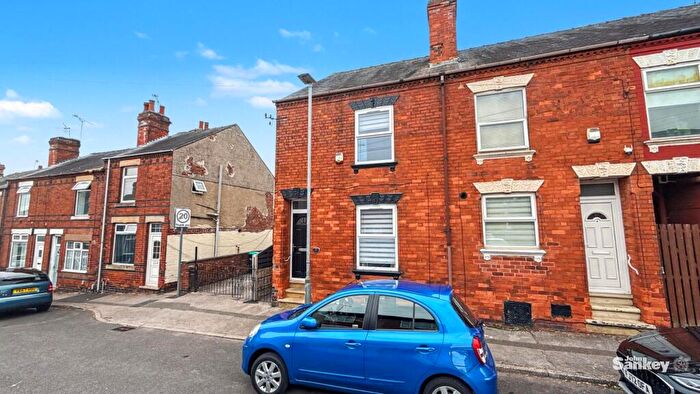 3 Bedroom End Of Terrace House For Sale In Cromwell Street, Mansfield, NG18