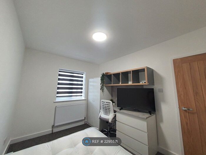 7 Bedroom Semi-Detached House To Rent In High Street, Twerton, Bath, BA2