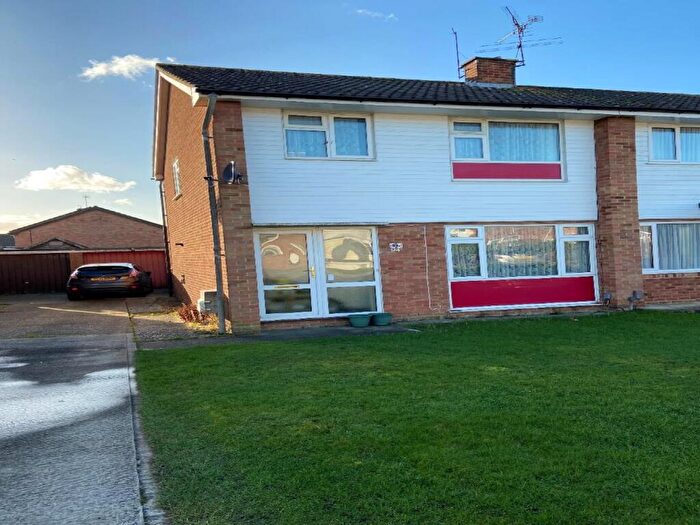 3 Bedroom Semi-Detached House To Rent In Vauxhall Drive, Woodley, Reading, Berkshire, RG5