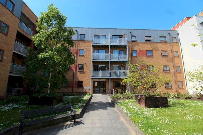 2 Bedroom Flat To Rent In Hibernia Court, North Star Boulevard, Kent, DA9