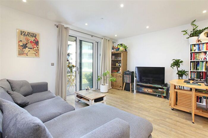 1 Bedroom Flat For Sale In Collet House, Wandsworth Road, SW8