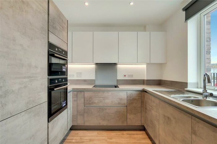 3 Bedroom House To Rent In Barking, Essex, IG11