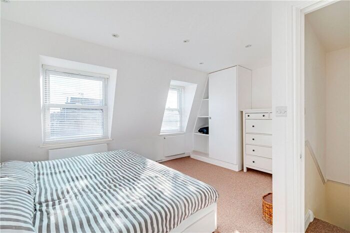 3 Bedroom Terraced House For Sale In Brookwood Road, London, SW18