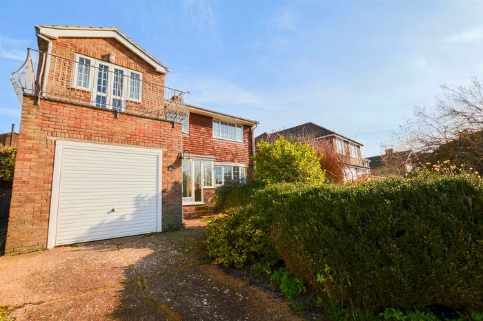 4 Bedroom Detached House To Rent In Farlaine Road, Eastbourne, BN21