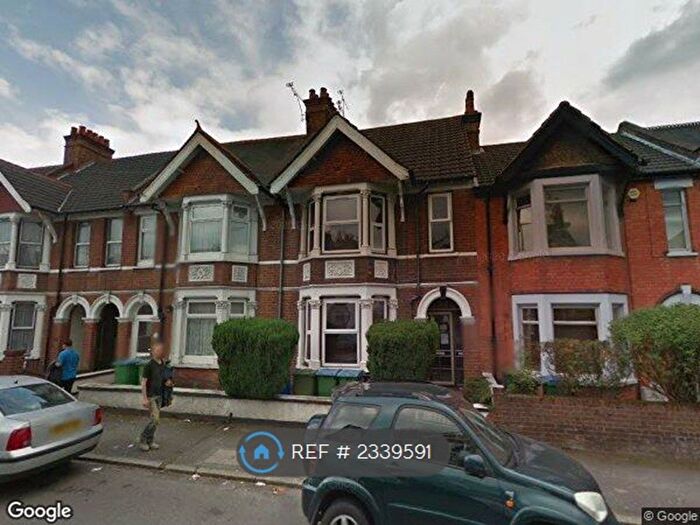 1 Bedroom Flat To Rent In Whippendell Road, Watford, WD18