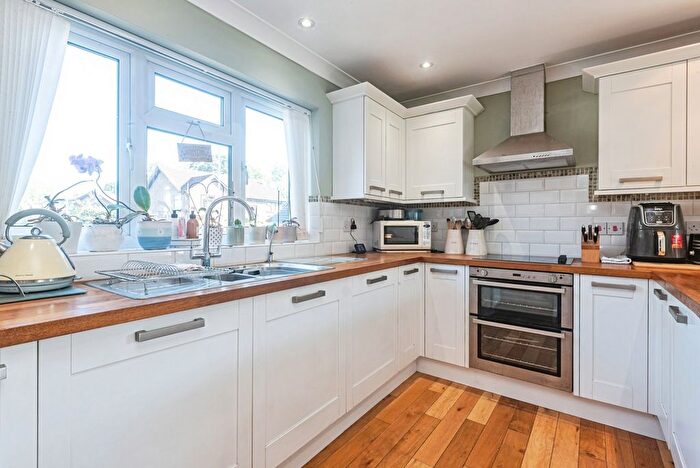 4 Bedroom Detached House For Sale In Ramptons Meadow, Tadley, Hampshire, RG26