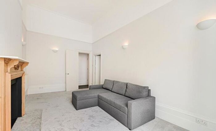 1 Bedroom Apartment To Rent In Circus Road, St John's Wood, London, NW8