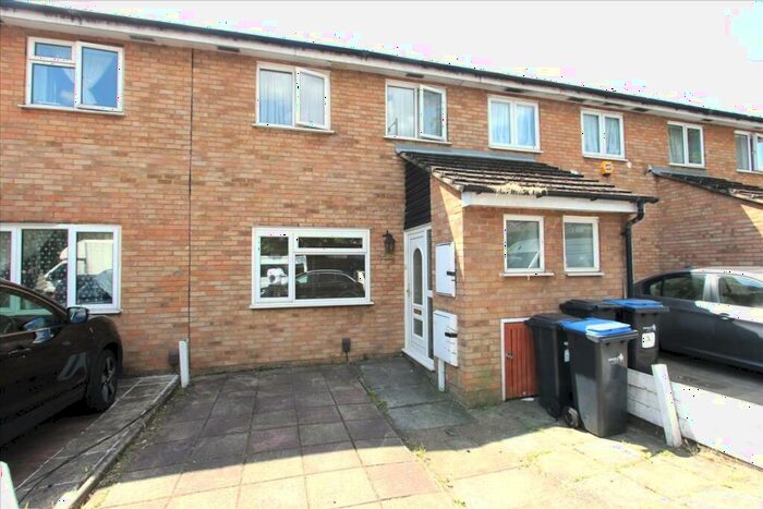 3 Bedroom House To Rent In Wellington Avenue, London, N9