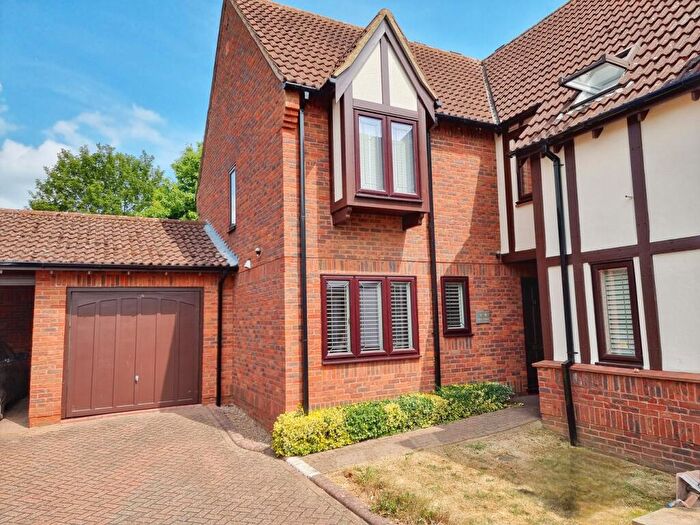 2 Bedroom Apartment For Sale In Woburn Street, Ampthill, Bedfordshire, MK45