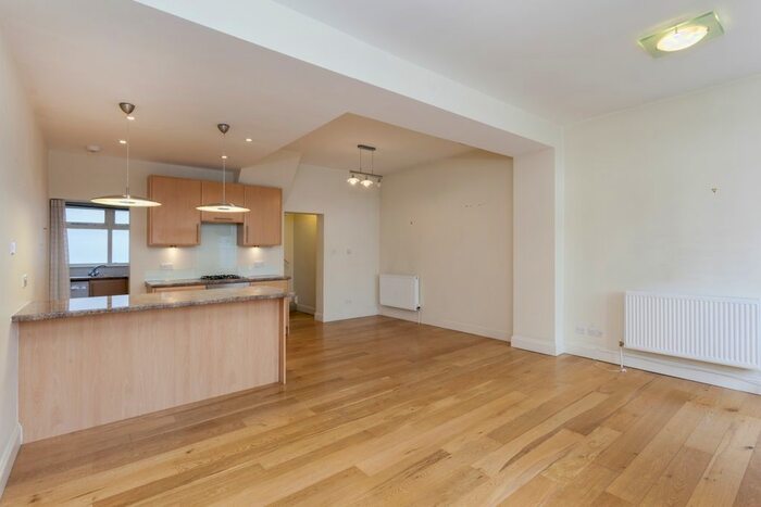 2 Bedroom Mews House To Rent In Brunswick Mews, London, W1H