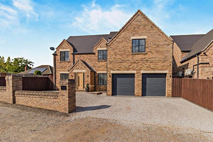 4 Bedroom Detached House For Sale In Barton Lane, Armthorpe, Doncaster, DN3