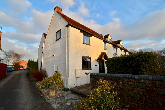 3 Bedroom Semi-Detached House For Sale In Chadbury, Evesham, WR11