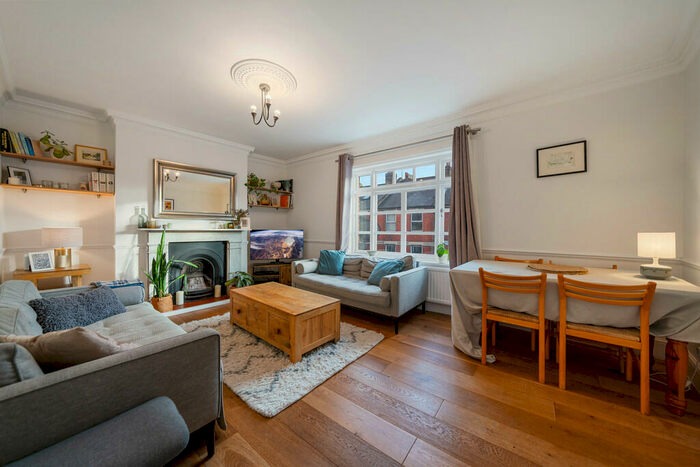 2 Bedroom Apartment To Rent In Crouch Hill, N4