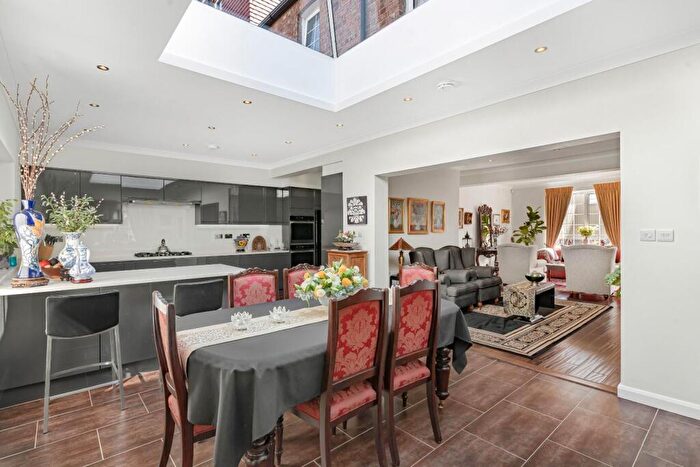 4 Bedroom Detached House For Sale In Elsinore Road, London, SE23