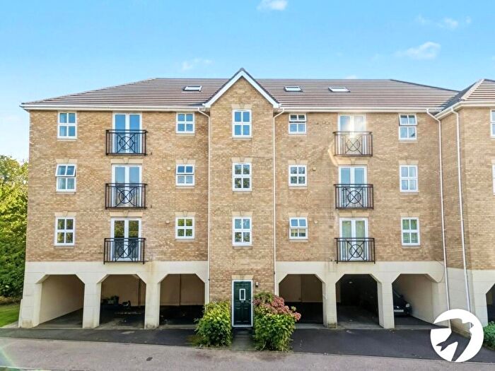 2 Bedroom Flat For Sale In Harriet Drive, Rochester, Kent, ME1