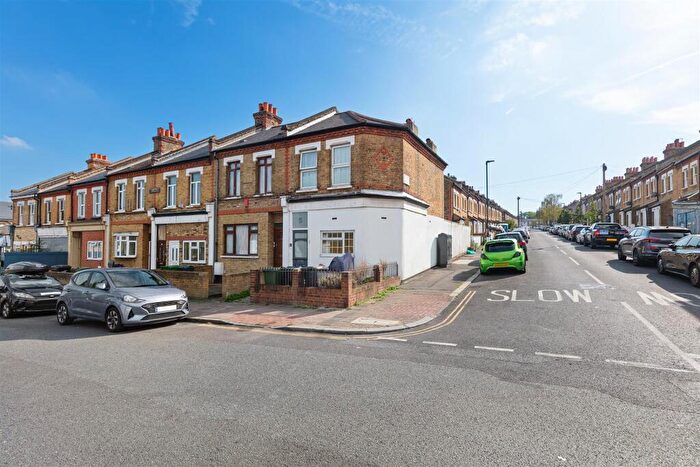 1 Bedroom Flat For Sale In Chapel Road, London, SE27
