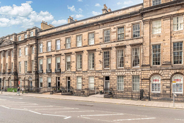1 Bedroom Flat For Sale In F Albyn Place, Edinburgh, EH2