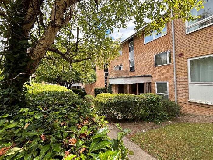 1 Bedroom Flat For Sale In Pennycroft, Pixton Way, Croydon, Surrey, CR0