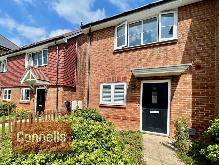 2 Bedroom End Of Terrace House To Rent In Illett Way, Faygate, Horsham, RH12