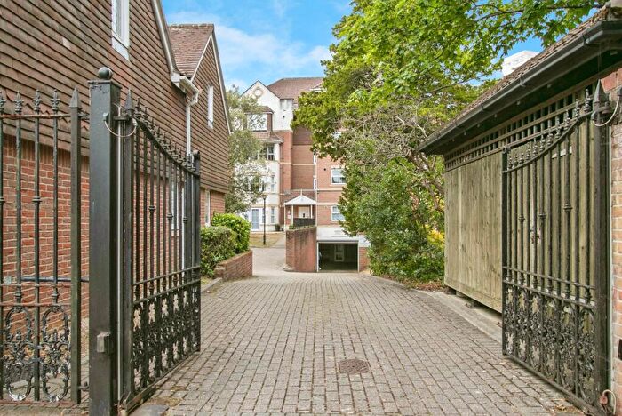4 Bedroom Flat For Sale In Grove Road, Bournemouth, Dorset, BH1
