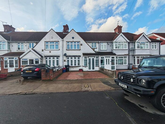 4 Bedroom Terraced House To Rent In Burnham Gardens, Hounslow, TW4